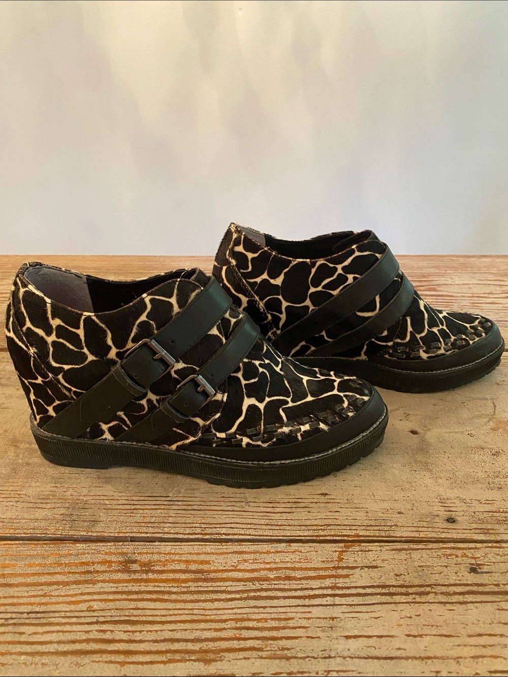 80/20 Black and Cream Giraffe-Print Fur Leather Strap Loafers - Picture 3 of 12